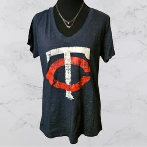 Women's Large Minnesota Twins Short Sleeve V-neck T-shirt